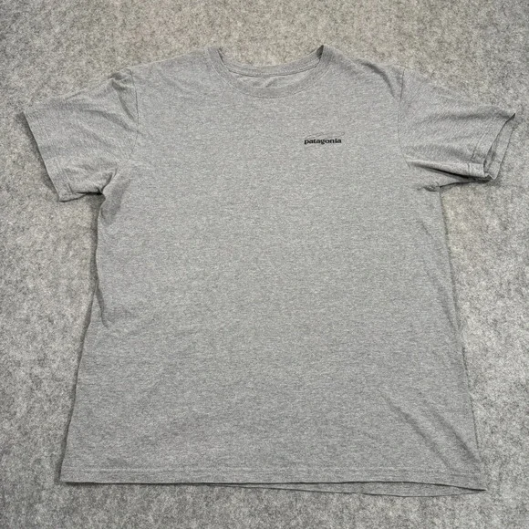 Patagonia Gray Fitz Roy Smallmouth Responsibili Short Sleeve T-Shirt Men Size‎ M - Picture 4 of 5
